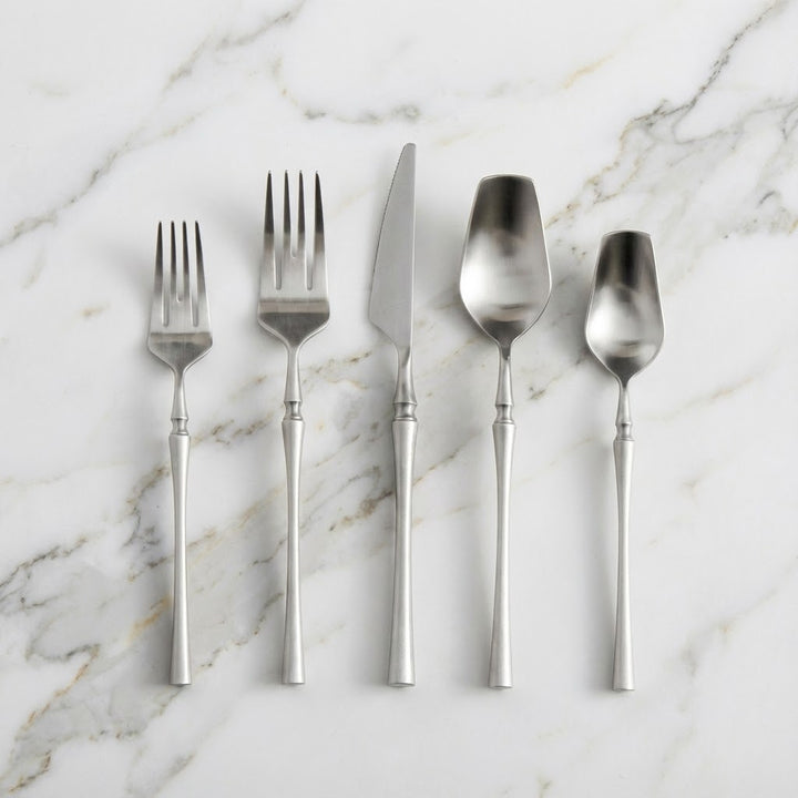 Valeria Flatware