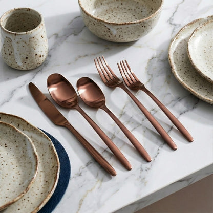 Altro Flatware